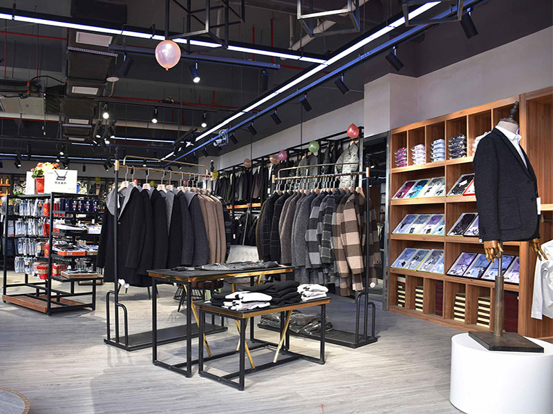 《男人血色》服裝店裝修設(shè)計案例